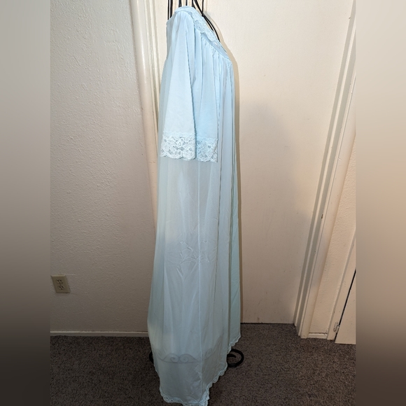 Shadowline Floral Full length Nightgown - Picture 9 of 10